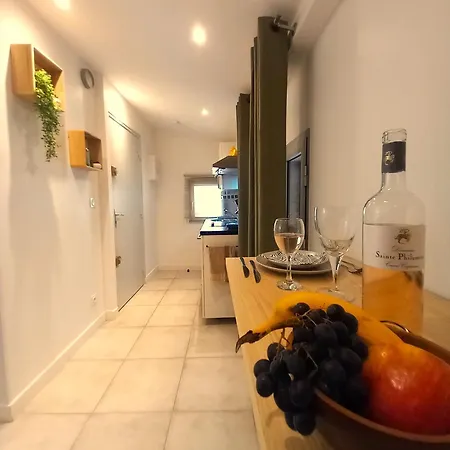 #3 # Place Charmante Apartment *